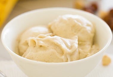  Bowl con gelato, helado italiano de textura cremosa 