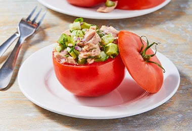 Tomates rellenos comida típica navideña en Argentina