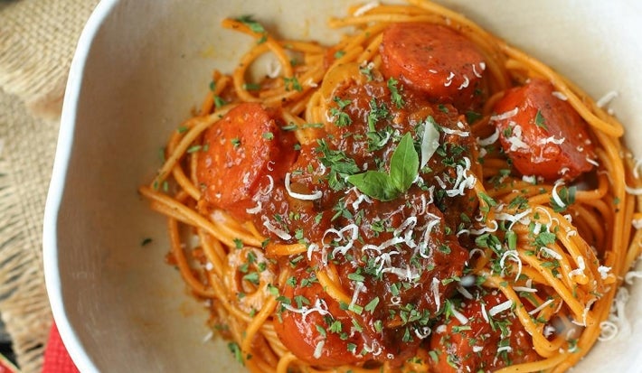 RECETAS-NESTLE-VENEZUELA-pasta-roja-CALDO-DE-POLLO-MAGGI-ALMUERZO-FAMILIAR